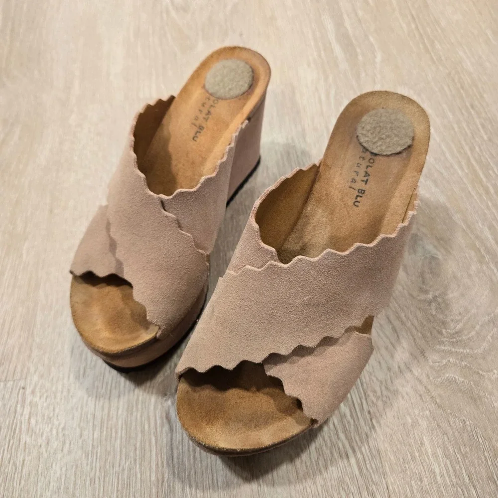 Chocolat Blu Wedge Sandals Womens‎ 37 Tan Suede Scalloped Cross Strap Platform
